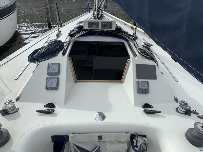 Hunter Formula 28