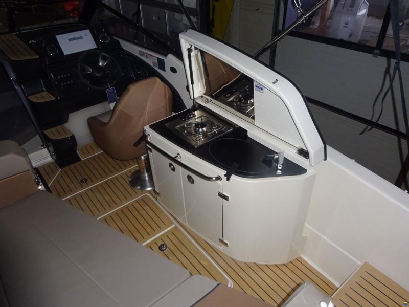 Quicksilver Activ 755 Cruiser