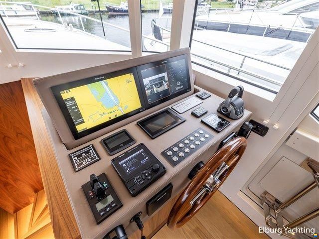 den Hoven Executive 18.50