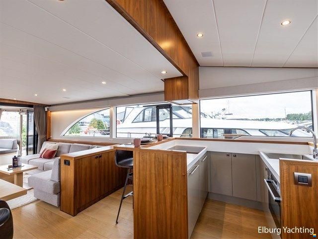 Van den Hoven Executive 18.50