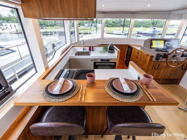 den Hoven Executive 18.50