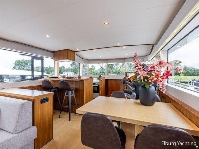 den Hoven Executive 18.50