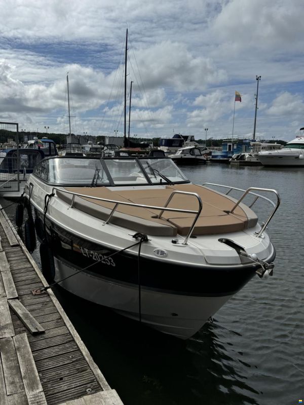 Quicksilver Activ 805 Cruiser with V10 350 Mercury