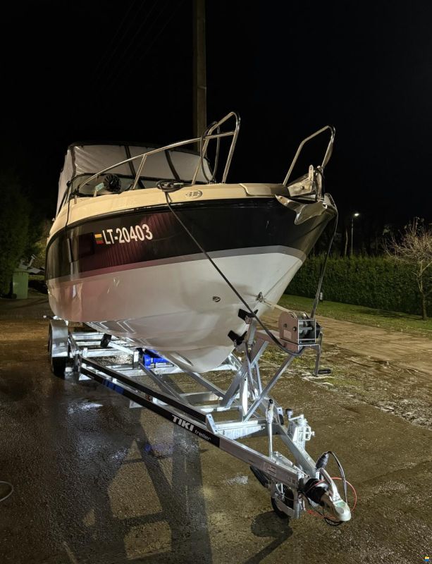 Quicksilver Activ 805 Cruiser with V10 350 Mercury