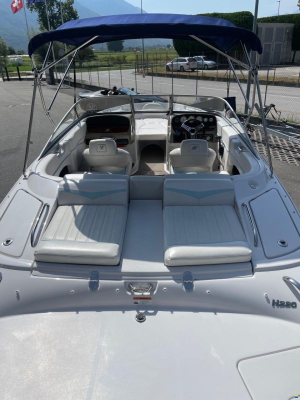 Four Winns Horizon 210