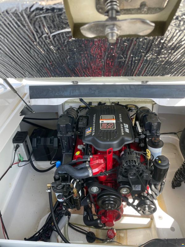 Four Winns Horizon 210