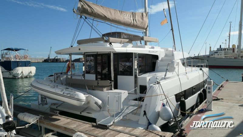 Bali 4.4 BALI CATAMARÁN