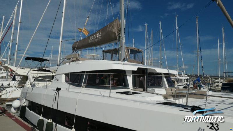 Bali 4.4 BALI CATAMARÁN