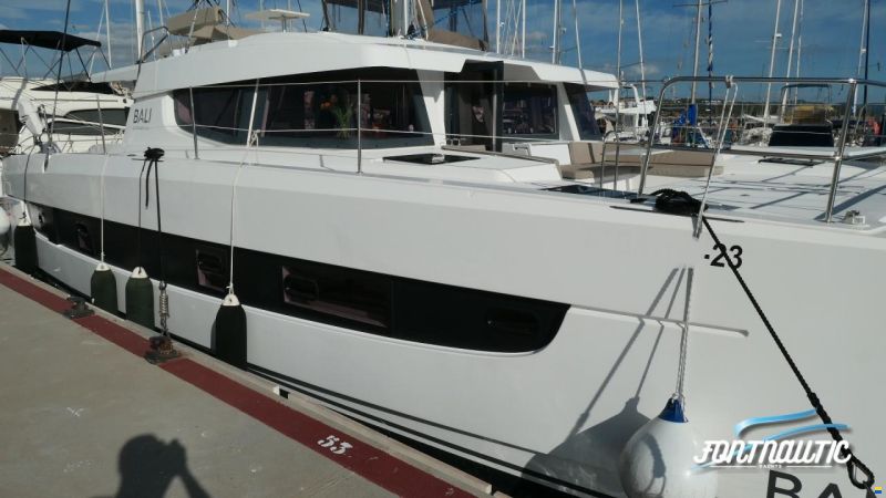 Bali 4.4 BALI CATAMARÁN