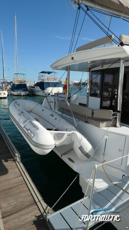 Bali 4.4 BALI CATAMARÁN
