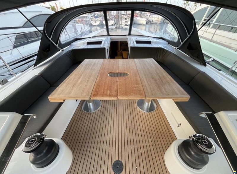 Hanse 548
