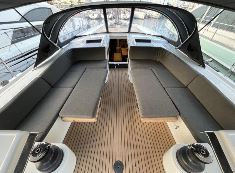 Hanse 548