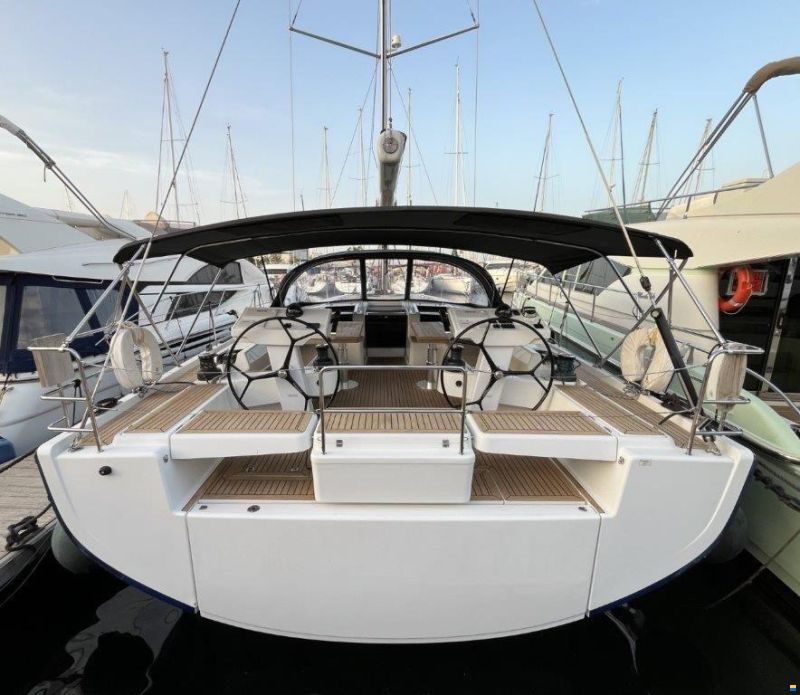 Hanse 548