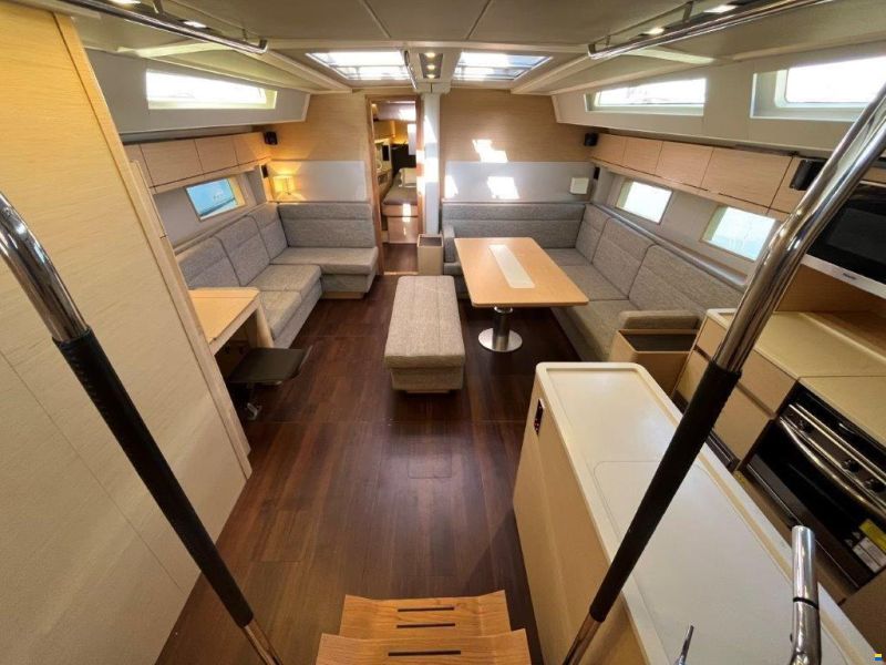Hanse 548
