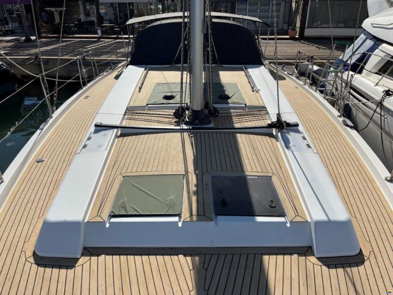 Hanse 548