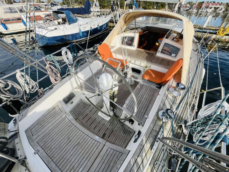 Helmsman 49DS