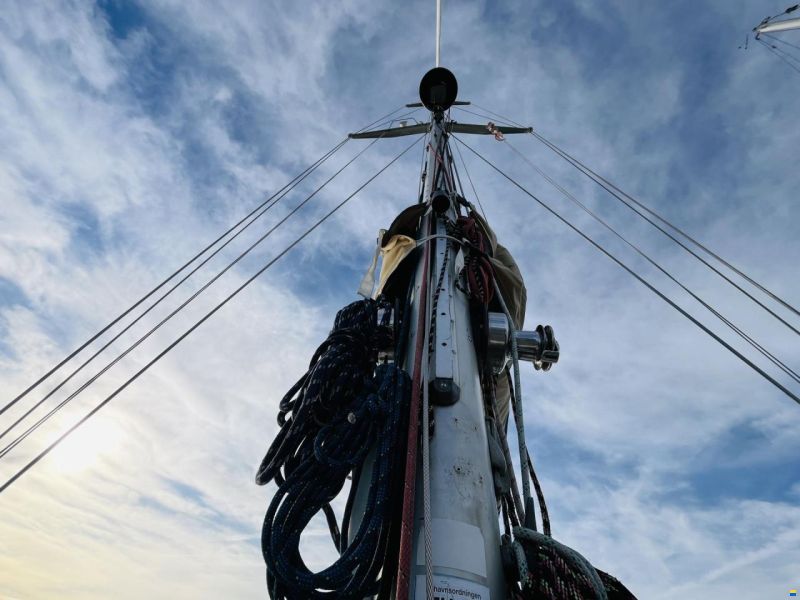 Helmsman 49DS