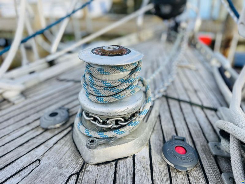 Helmsman 49DS