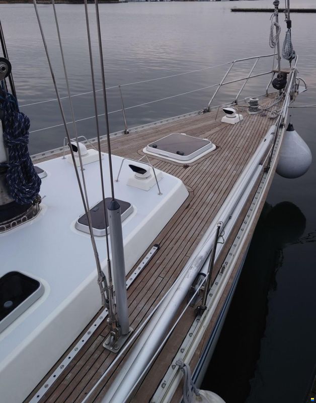 Helmsman 49DS