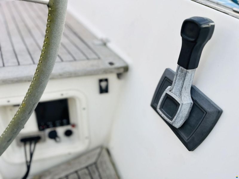 Helmsman 49DS