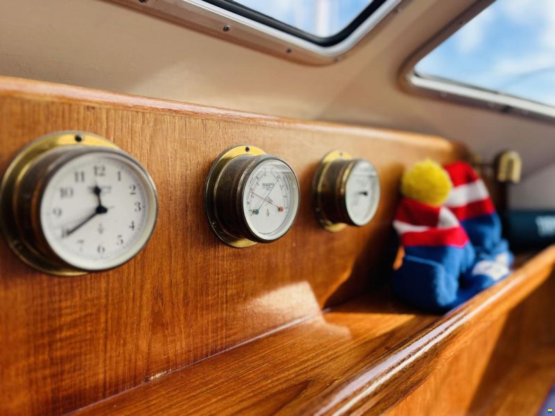 Helmsman 49DS