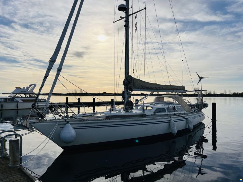 Helmsman 49DS