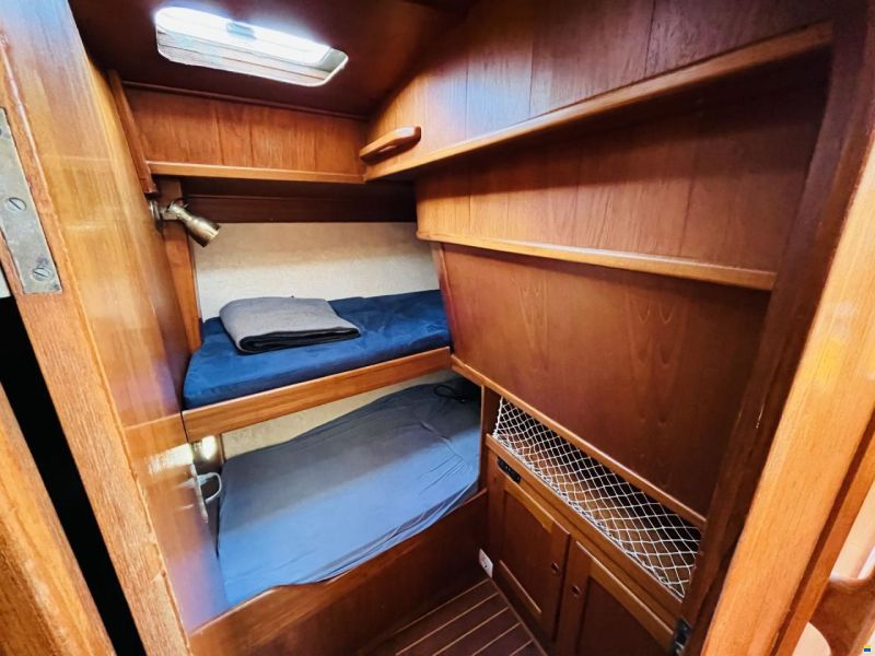 Helmsman 49DS