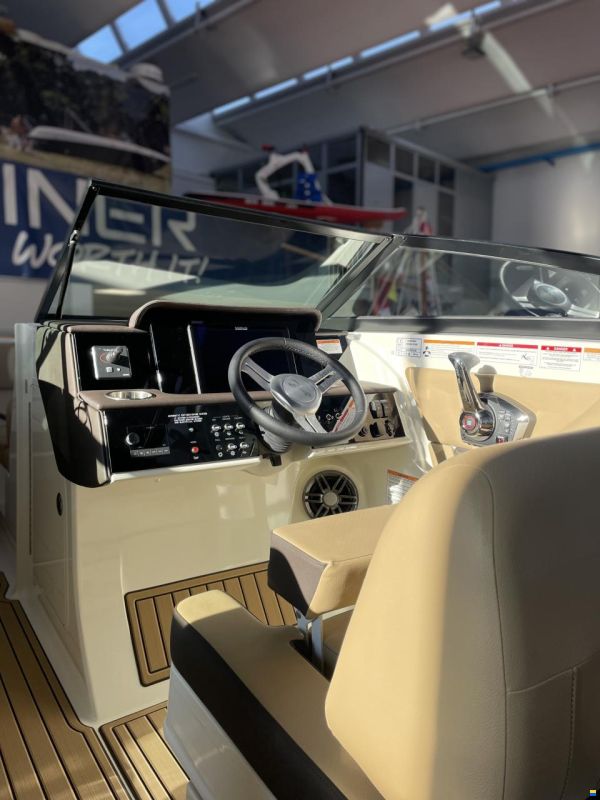 Sea Ray SDX 270