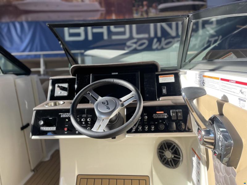 Sea Ray SDX 270
