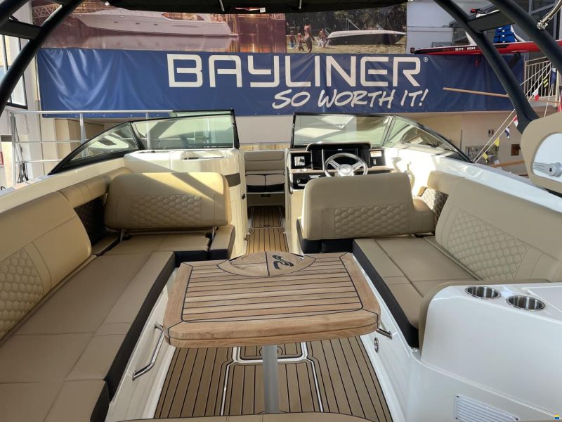 Sea Ray SDX 270