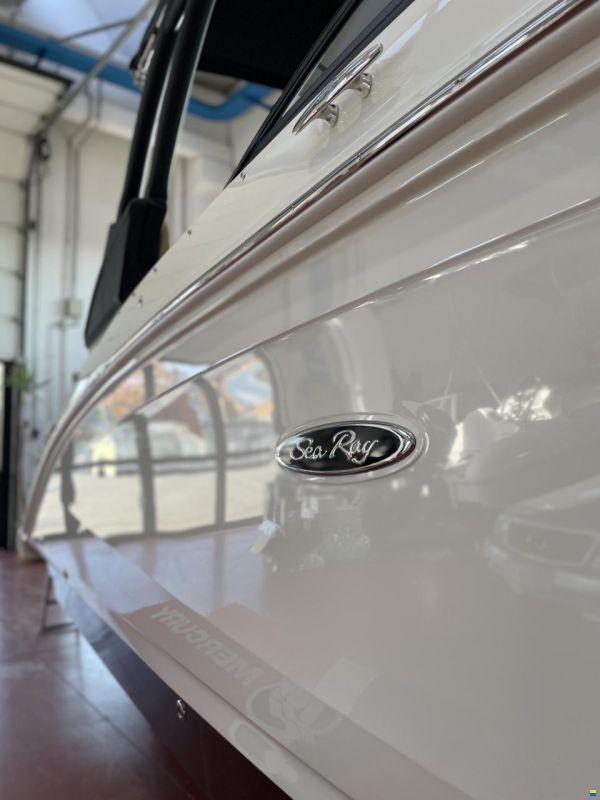 Sea Ray SDX 270