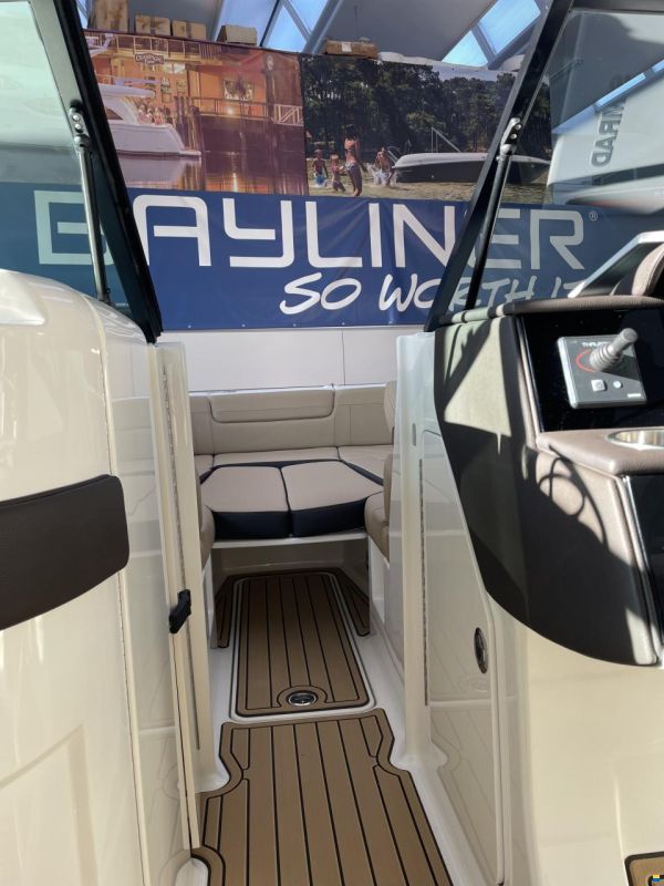 Sea Ray SDX 270