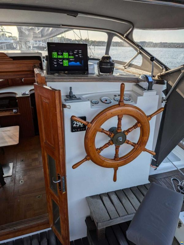 Island Trader 40