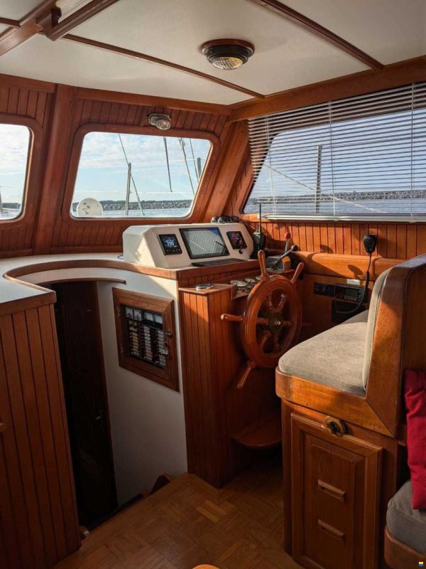 Island Trader 40