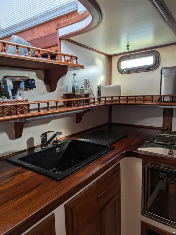 Island Trader 40