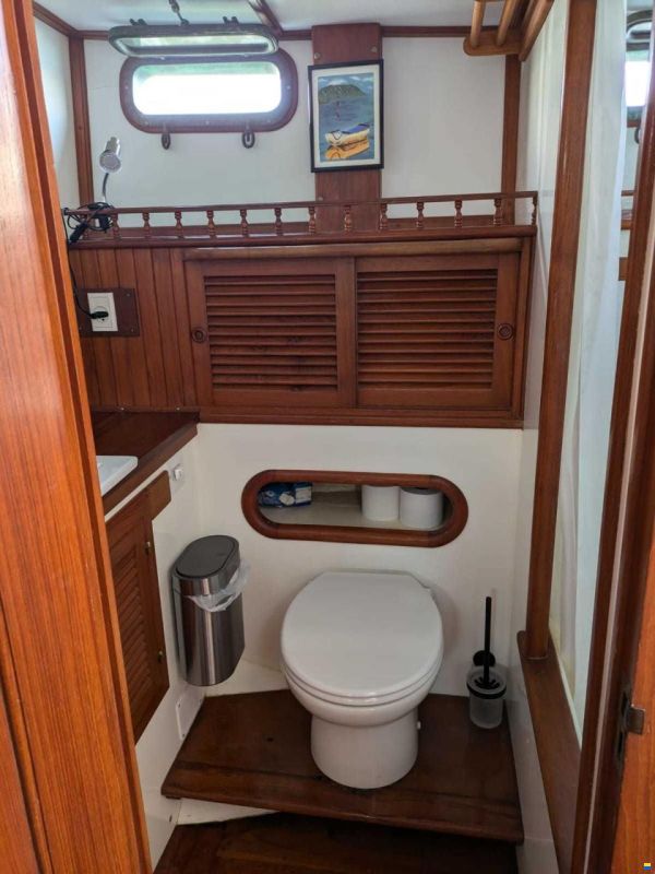 Island Trader 40