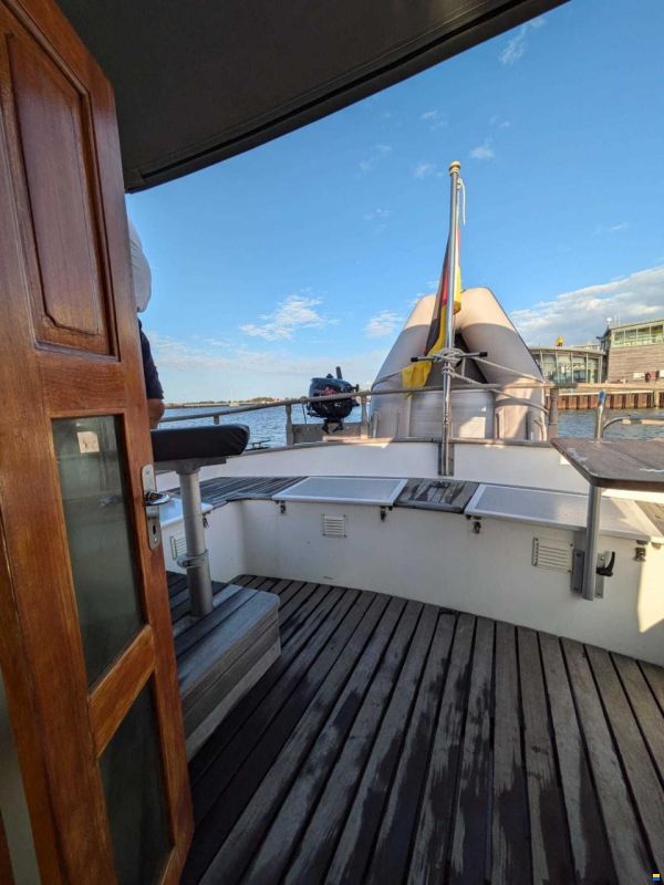 Island Trader 40