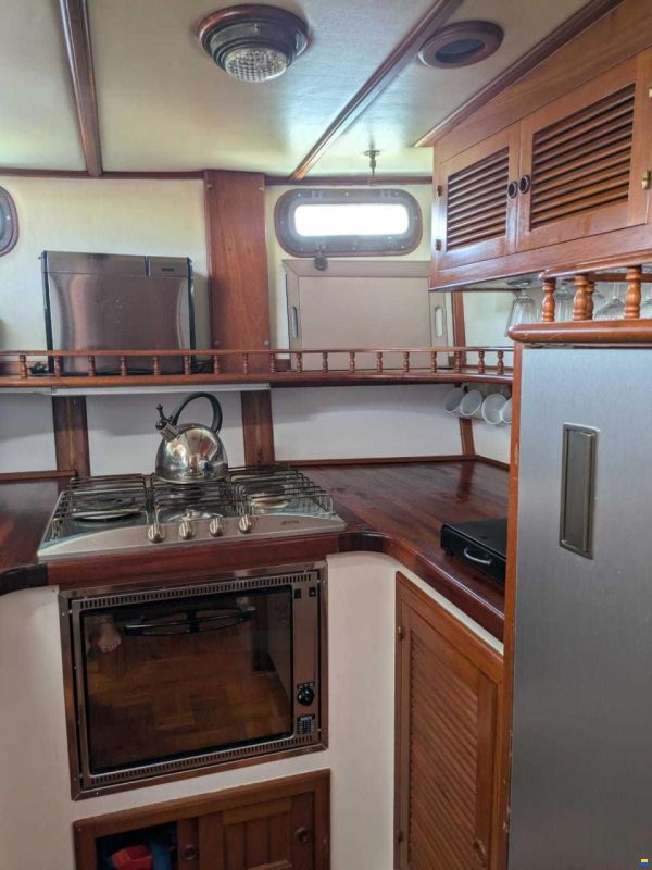 Island Trader 40
