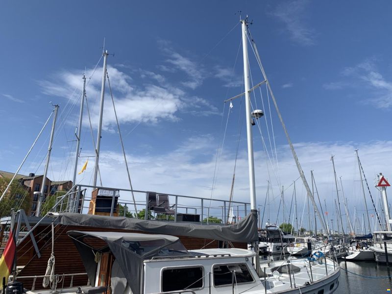 Island Trader 40