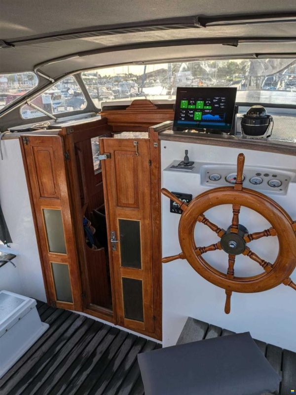 Island Trader 40