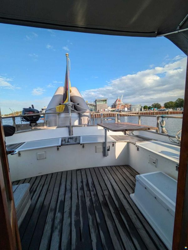 Island Trader 40