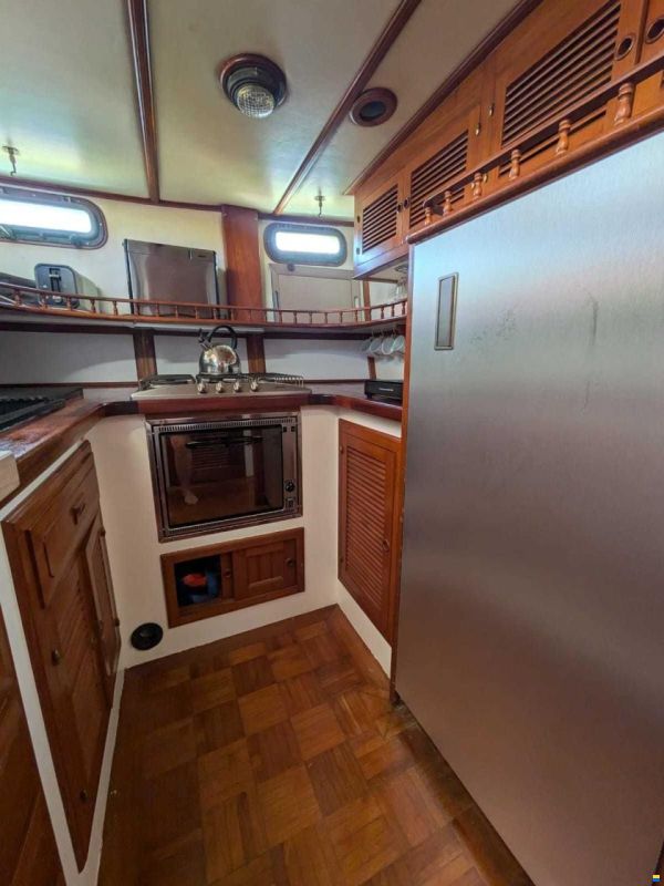 Island Trader 40
