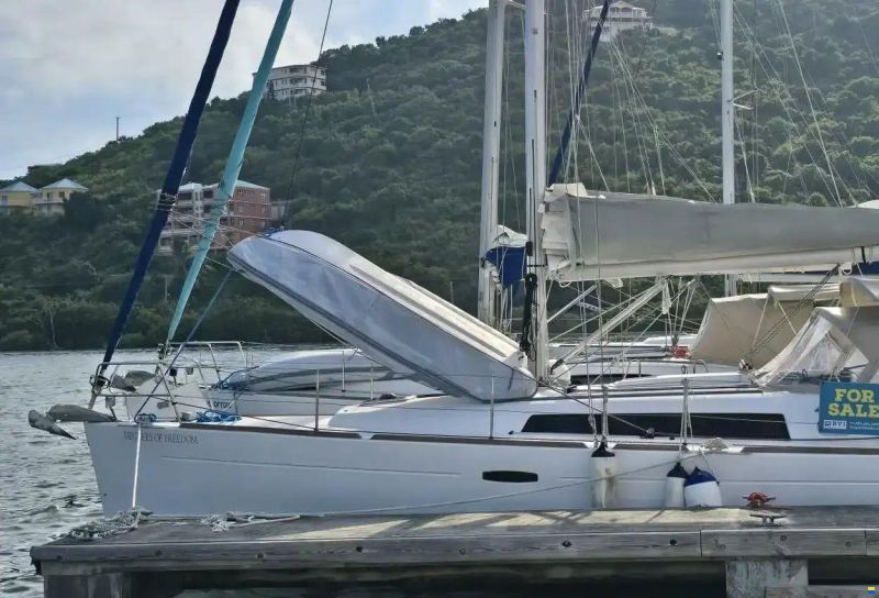 Beneteau Oceanis 37