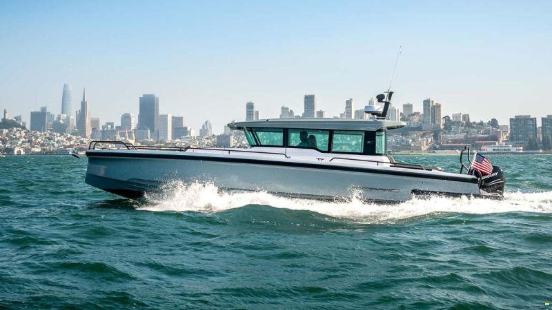 Axopar 37 XC Cross Cabin