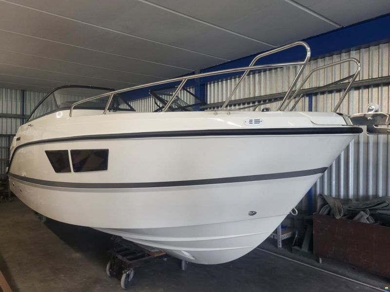 Quicksilver Activ 805 cruiser
