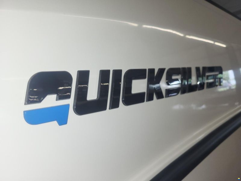 Quicksilver Activ 805 cruiser