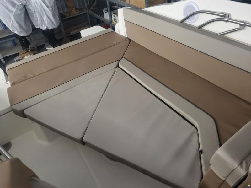 Quicksilver Activ 805 cruiser