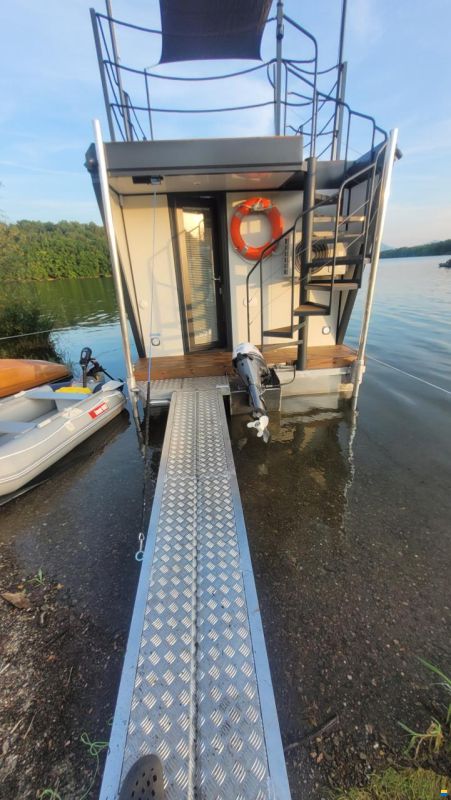 HOUSEBOAT SCHAB HB 9,3x3 (10x3)