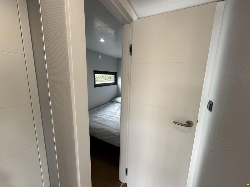 La Mare Houseboat STB 4.0 (Canalboat 4)