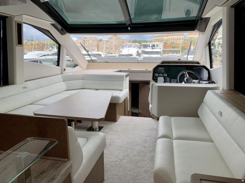 Galeon 510 Skydeck